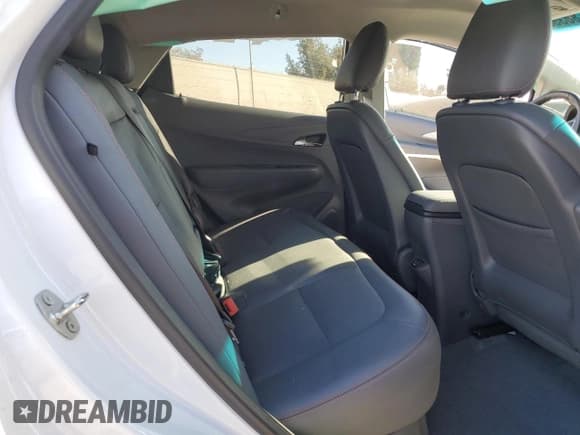 ✅ 2018 Chevrolet Bolt EV Premier • VIN: 1G1FX6S09J4136667 • Lot: 88350965. Wystawiony na Copart z przebiegiem Nie podano. Bezpłatny archiwum sprzedaży aukcyjnych z USA i szczegółowy raport historii pojazdu na DreamBid. Zdjęcie 11.