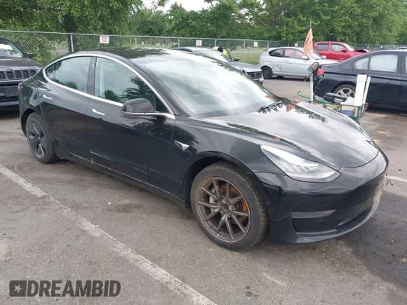 ✅ 2020 Tesla Model 3 Standard Range Plus • VIN: 5YJ3E1EA2LF792101 • Lot: 42764615. Wystawiony na IAAI z przebiegiem 128 215 mil. Bezpłatny archiwum sprzedaży aukcyjnych z USA i szczegółowy raport historii pojazdu na DreamBid. Zdjęcie 1.
