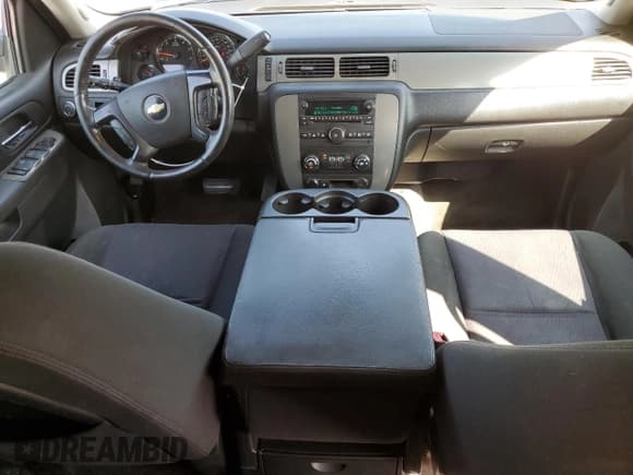 ✅ 2010 Chevrolet Suburban LS • VIN: 1GNUCHE02AR239103 • Lot: 86162425. Listed on Copart with 188,156 mi. Free auction sales archive from the USA and detailed vehicle history report at DreamBid. Image 8.