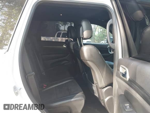 2020 Jeep Grand Cherokee Altitude z VIN 1C4RJEAG9LC106401, wystawiony jako IAAI lot #42611111 z przebiegiem 60 486 mil mil oraz . Historia ofert i sprzedaży dostępna na DreamBid. Obrazek 8.