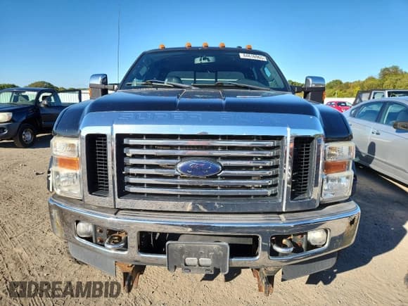 ✅ 2010 Ford F-250 XL • VIN: 1FTSW2B56AEB12740 • Lot: 84616965. Wystawiony na Copart z przebiegiem 145 368 mil. Bezpłatny archiwum sprzedaży aukcyjnych z USA i szczegółowy raport historii pojazdu na DreamBid. Zdjęcie 5.
