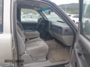 ✅ 2003 Chevrolet Suburban LS • VIN: 1GNFK16Z33J223820 • Лот: 43074086. Опубликован ранее на IAAI с пробегом 307 113 миль. Бесплатный доступ к архиву аукционных продаж из США и подробный отчёт об истории автомобиля на DreamBid. Изображение 5.