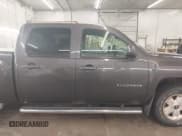 ✅ 2011 Chevrolet Silverado 1500 LTZ • VIN: 1GCPKTE32BF179378 • Lot: 42943605. Wystawiony na IAAI z przebiegiem 196 443 mil. Bezpłatny archiwum sprzedaży aukcyjnych z USA i szczegółowy raport historii pojazdu na DreamBid. Zdjęcie 14.