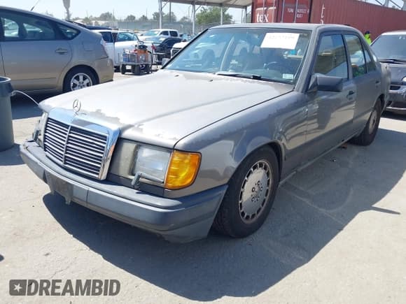 ✅ 1987 Mercedes-Benz 300 D • VIN: WDBEB33D6HA345473 • Lot: 42673109. Listed on IAAI with 242,350 mi. Free auction sales archive from the USA and detailed vehicle history report at DreamBid. Image 2.