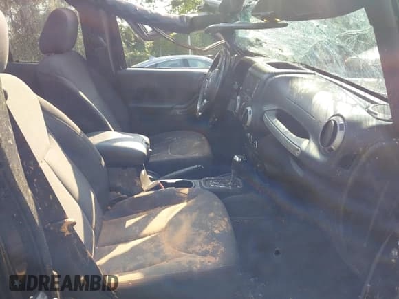 ✅ 2016 Jeep Wrangler Unlimited Sport • VIN: 1C4BJWDG3GL302018 • Lot: 42406265. Listed on IAAI with 180,891 mi. Free auction sales archive from the USA and detailed vehicle history report at DreamBid. Image 5.