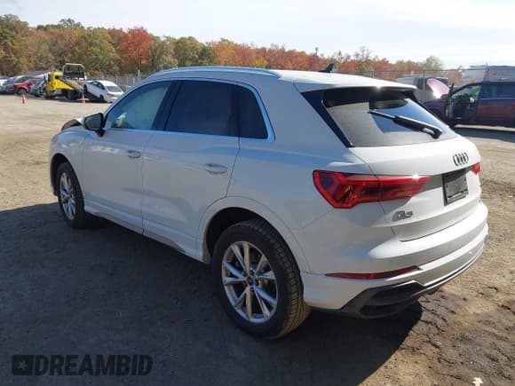 ✅ 2022 Audi Q3 S line Premium • VIN: WA1DECF36N1123917 • Lot: 43532915. Listed on IAAI with 53,438 mi. Free auction sales archive from the USA and detailed vehicle history report at DreamBid. Image 3.