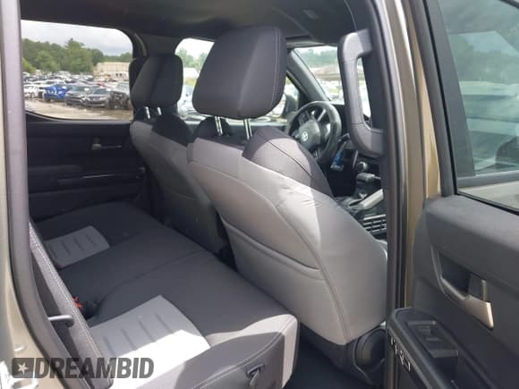 ✅ 2025 Toyota Tacoma SR • VIN: 3TMLB5JN8SM108333 • Лот: 42528079. Опубликован ранее на IAAI с пробегом 3 596 миль. Бесплатный доступ к архиву аукционных продаж из США и подробный отчёт об истории автомобиля на DreamBid. Изображение 8.