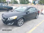 ✅ 2013 Volvo C70 T5 • VIN: YV1672MC3DJ142956 • Лот: 42819801. Опубликован ранее на IAAI с пробегом 80 913 миль. Бесплатный доступ к архиву аукционных продаж из США и подробный отчёт об истории автомобиля на DreamBid. Изображение 17.