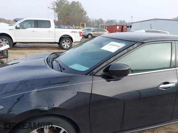 ✅ 2017 Nissan Maxima SL • VIN: 1N4AA6AP8HC455730 • Lot: 41441564. Listed on IAAI with 93,621 mi. Free auction sales archive from the USA and detailed vehicle history report at DreamBid. Image 6.