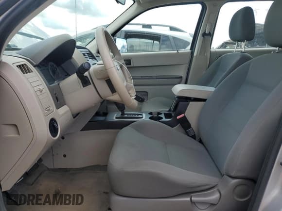 ✅ 2008 Ford Escape XLS • VIN: 1FMCU92Z48KB25600 • Lot: 63178825. Listed on Copart with 151,316 mi. Free auction sales archive from the USA and detailed vehicle history report at DreamBid. Image 7.