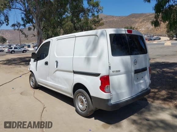 ✅ 2015 Nissan NV200 SV • VIN: 3N6CM0KN2FK690052 • Lot: 42438197. Listed on IAAI with 193,011 mi. Free auction sales archive from the USA and detailed vehicle history report at DreamBid. Image 3.