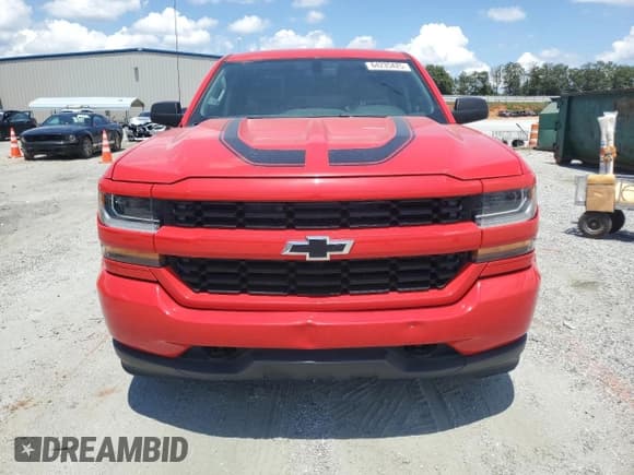 ✅ 2017 Chevrolet Silverado 1500 Custom • VIN: 1GCRCPEH2HZ107340 • Lot: 64235425. Wystawiony na Copart z przebiegiem 48 001 mil. Bezpłatny archiwum sprzedaży aukcyjnych z USA i szczegółowy raport historii pojazdu na DreamBid. Zdjęcie 5.
