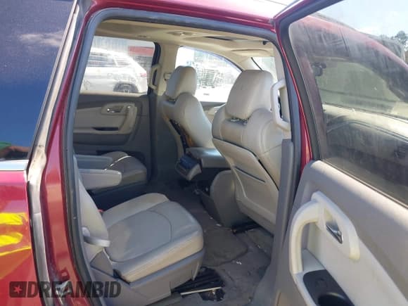 ✅ 2011 Chevrolet Traverse 2LT • VIN: 1GNKVJED7BJ230909 • Lot: 43449416. Wystawiony na IAAI z przebiegiem 201 797 mil. Bezpłatny archiwum sprzedaży aukcyjnych z USA i szczegółowy raport historii pojazdu na DreamBid. Zdjęcie 8.