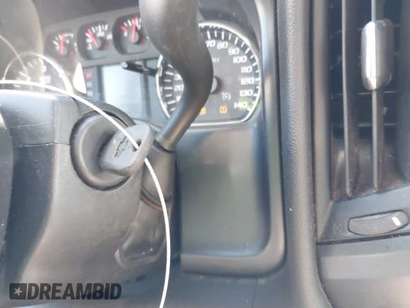 ✅ 2018 Chevrolet Silverado 1500 Custom • VIN: 1GCRCPEC3JZ117322 • Лот: 41719888. Опубликован ранее на IAAI с пробегом 173 623 миль. Бесплатный доступ к архиву аукционных продаж из США и подробный отчёт об истории автомобиля на DreamBid. Изображение 11.