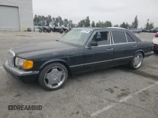 ✅ 1989 Mercedes-Benz 560 • VIN: WDBCA39E7KA482178 • Лот: 65713165. Опубликован ранее на Copart с пробегом 305 817 миль. Бесплатный доступ к архиву аукционных продаж из США и подробный отчёт об истории автомобиля на DreamBid. Изображение 1.