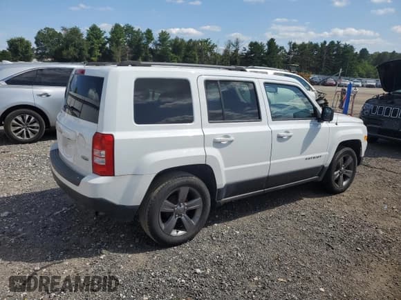✅ 2015 Jeep Patriot Latitude • VIN: 1C4NJPFA5FD430362 • Lot: 68039365. Wystawiony na Copart z przebiegiem 111 113 mil. Bezpłatny archiwum sprzedaży aukcyjnych z USA i szczegółowy raport historii pojazdu na DreamBid. Zdjęcie 3.