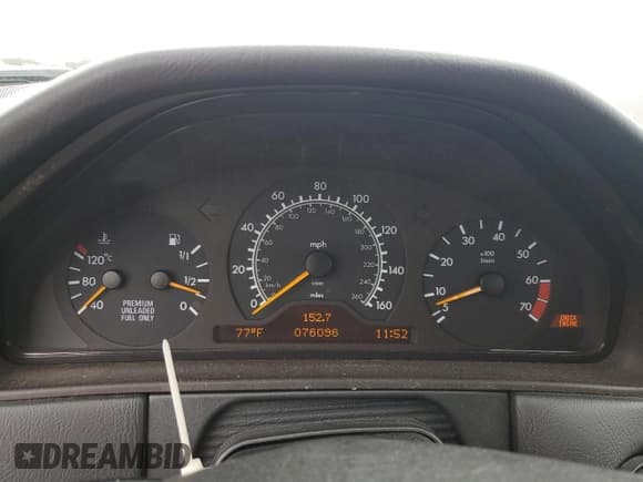 ✅ 1997 Mercedes-Benz E 320 • VIN: WDBJF72F6VA383021 • Lot: 86598535. Listed on Copart with 76,096 mi. Free auction sales archive from the USA and detailed vehicle history report at DreamBid. Image 9.