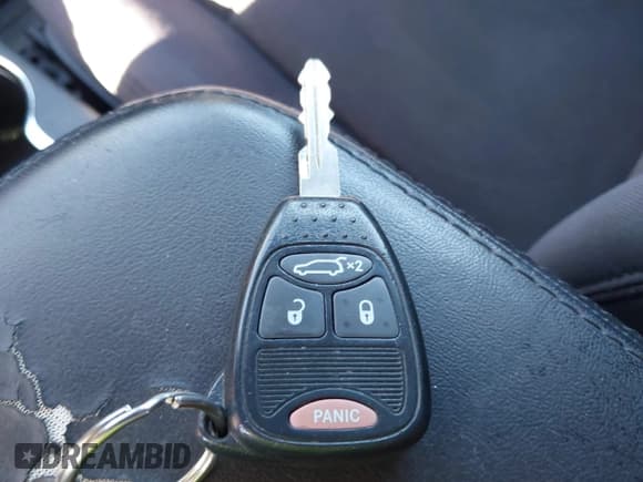 ✅ 2012 Chrysler 200 LX • VIN: 1C3CCBAB0CN248602 • Lot: 43604360. Wystawiony na IAAI z przebiegiem 152 799 mil. Bezpłatny archiwum sprzedaży aukcyjnych z USA i szczegółowy raport historii pojazdu na DreamBid. Zdjęcie 11.