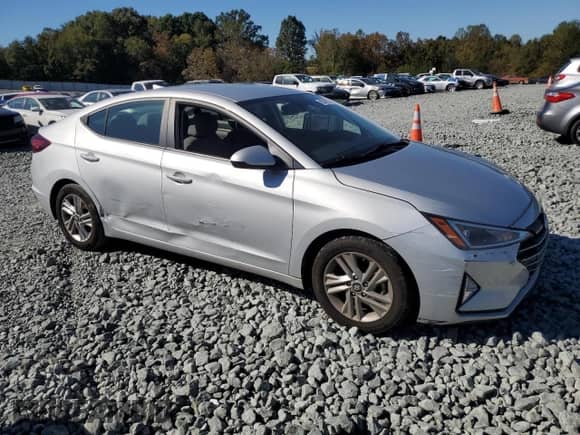 2019 Hyundai Elantra Limited with VIN KMHD84LF6KU812945, listed as a Copart auction lot 82548735 with 104,127 mi miles and Salvage title. Bid and sale history available at DreamBid. Image 4.