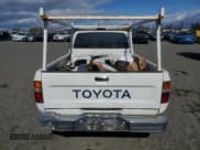 ✅ 1994 Toyota Pickup • VIN: JT4RN81A1R5193791 • Lot: 48168055. Wystawiony na Copart z przebiegiem 22 108 mil. Bezpłatny archiwum sprzedaży aukcyjnych z USA i szczegółowy raport historii pojazdu na DreamBid. Zdjęcie 6.