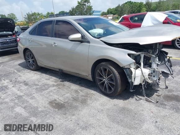 ✅ 2015 Toyota Camry XLE • VIN: 4T1BF1FK1FU010698 • Lot: 42439774. Listed on IAAI with 113,356 mi. Free auction sales archive from the USA and detailed vehicle history report at DreamBid. Image 1.