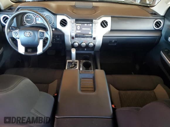 ✅ 2017 Toyota Tundra SR5 • VIN: 5TFEY5F13HX213331 • Лот: 64334135. Опубликован ранее на Copart с пробегом 76 455 миль. Бесплатный доступ к архиву аукционных продаж из США и подробный отчёт об истории автомобиля на DreamBid. Изображение 8.