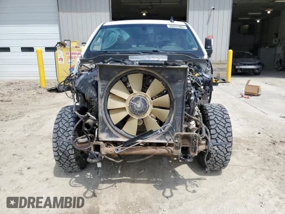 ✅ 2017 Chevrolet Silverado 2500HD LT • VIN: 1GC1KVEY5HF211021 • Lot: 58297065. Wystawiony na Copart z przebiegiem 176 143 mil. Bezpłatny archiwum sprzedaży aukcyjnych z USA i szczegółowy raport historii pojazdu na DreamBid. Zdjęcie 5.