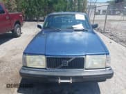 ✅ 1993 Volvo 240 • VIN: YV1AS8809P1487778 • Lot: 42546659. Wystawiony na IAAI z przebiegiem 90 519 mil. Bezpłatny archiwum sprzedaży aukcyjnych z USA i szczegółowy raport historii pojazdu na DreamBid. Zdjęcie 6.