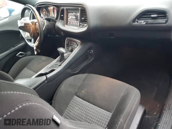 2021 Dodge Challenger R/T with VIN 2C3CDZBT4MH571347, listed as a Copart auction lot 86241135 with 76,060 mi miles and Salvage title. Bid and sale history available at DreamBid. Image 8.