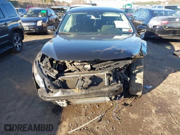 ✅ 2015 Volkswagen Passat S • VIN: 1VWAT7A34FC044696 • Lot: 41578529. Wystawiony na IAAI z przebiegiem 98 856 mil. Bezpłatny archiwum sprzedaży aukcyjnych z USA i szczegółowy raport historii pojazdu na DreamBid. Zdjęcie 12.