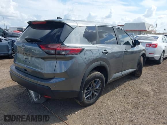✅ 2024 Nissan Rogue S • VIN: 5N1BT3AA2RC728399 • Lot: 40626658. Listed on IAAI with 4,819 mi. Free auction sales archive from the USA and detailed vehicle history report at DreamBid. Image 4.