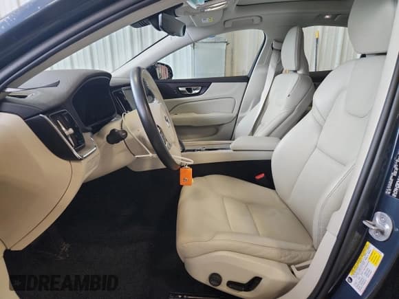 ✅ 2023 Volvo S60 Plus Dark Theme • VIN: 7JRL12TW8PG231270 • Лот: 67079635. Опубликован ранее на Copart с пробегом 29 353 миль. Бесплатный доступ к архиву аукционных продаж из США и подробный отчёт об истории автомобиля на DreamBid. Изображение 7.