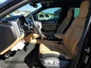 ✅ 2016 Porsche Cayenne S • VIN: WP1AB2A24GLA95261 • Lot: 84929955. Wystawiony na Copart z przebiegiem 94 812 mil. Bezpłatny archiwum sprzedaży aukcyjnych z USA i szczegółowy raport historii pojazdu na DreamBid. Zdjęcie 7.