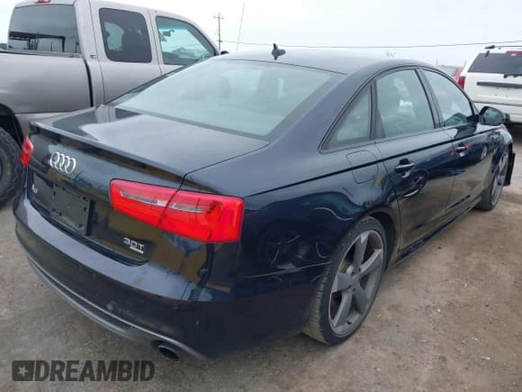 ✅ 2015 Audi A6 Prestige • VIN: WAUHGAFC1FN009076 • Лот: 41735331. Опубликован ранее на IAAI с пробегом 122 550 миль. Бесплатный доступ к архиву аукционных продаж из США и подробный отчёт об истории автомобиля на DreamBid. Изображение 4.