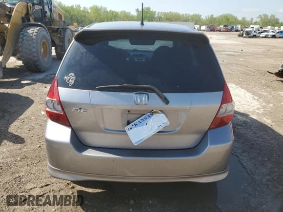 ✅ 2008 Honda Fit Sport • VIN: JHMGD38618S044519 • Лот: 53736555. Опубликован ранее на Copart с пробегом 176 154 миль. Бесплатный доступ к архиву аукционных продаж из США и подробный отчёт об истории автомобиля на DreamBid. Изображение 6.