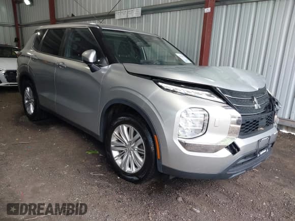 ✅ 2022 Mitsubishi Outlander ES • VIN: JA4J4TA80NZ007901 • Lot: 43354923. Listed on IAAI with 43,672 mi. Free auction sales archive from the USA and detailed vehicle history report at DreamBid. Image 1.