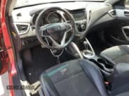 ✅ 2013 Hyundai Veloster w/Gray Int • VIN: KMHTC6AD6DU172584 • Lot: 82425004. Wystawiony na Copart z przebiegiem 135 563 mil. Bezpłatny archiwum sprzedaży aukcyjnych z USA i szczegółowy raport historii pojazdu na DreamBid. Zdjęcie 8.