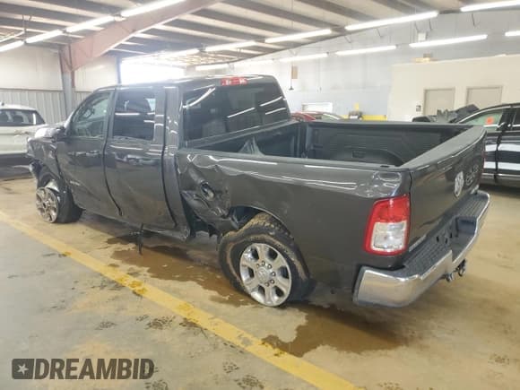 ✅ 2023 Ram 2500 Big Horn • VIN: 3C6UR5DL1PG540186 • Lot: 61088585. Wystawiony na Copart z przebiegiem 64 499 mil. Bezpłatny archiwum sprzedaży aukcyjnych z USA i szczegółowy raport historii pojazdu na DreamBid. Zdjęcie 2.