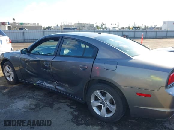 ✅ 2012 Dodge Charger SE • VIN: 2C3CDXBG9CH260261 • Lot: 43449174. Wystawiony na IAAI z przebiegiem 156 776 mil. Bezpłatny archiwum sprzedaży aukcyjnych z USA i szczegółowy raport historii pojazdu na DreamBid. Zdjęcie 14.