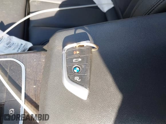 ✅ 2019 BMW 3 Series 330i • VIN: WBA5R1C5XKFH20799 • Lot: 42207910. Listed on IAAI with 59,202 mi. Free auction sales archive from the USA and detailed vehicle history report at DreamBid. Image 11.