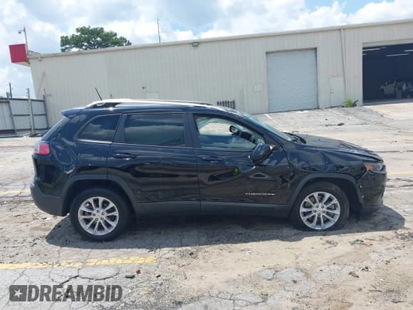 ✅ 2021 Jeep Cherokee Latitude • VIN: 1C4PJLCB3MD146806 • Lot: 42811166. Wystawiony na IAAI z przebiegiem 137 215 mil. Bezpłatny archiwum sprzedaży aukcyjnych z USA i szczegółowy raport historii pojazdu na DreamBid. Zdjęcie 13.