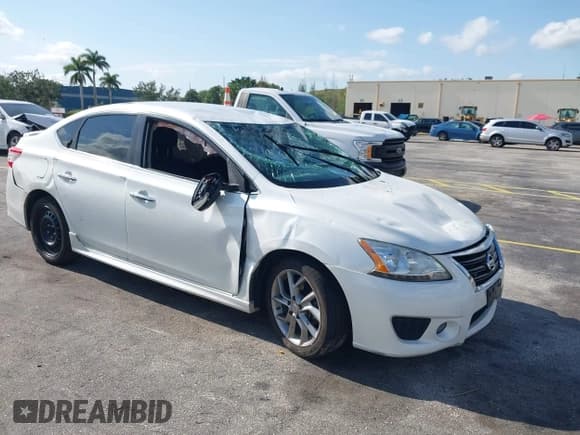 ✅ 2015 Nissan Sentra SR • VIN: 3N1AB7AP6FY227696 • Lot: 42217524. Wystawiony na IAAI z przebiegiem 110 607 mil. Bezpłatny archiwum sprzedaży aukcyjnych z USA i szczegółowy raport historii pojazdu na DreamBid. Zdjęcie 1.