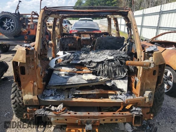 ✅ 2021 Ford Bronco • VIN: 1FMDE5DH0MLB02737 • Лот: 68363635. Опубликован ранее на Copart с пробегом Не указан. Бесплатный доступ к архиву аукционных продаж из США и подробный отчёт об истории автомобиля на DreamBid. Изображение 6.