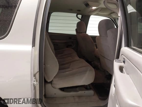 ✅ 2005 Chevrolet Suburban LT • VIN: 3GNFK16Z75G290666 • Лот: 41812793. Опубликован ранее на IAAI с пробегом 187 377 миль. Бесплатный доступ к архиву аукционных продаж из США и подробный отчёт об истории автомобиля на DreamBid. Изображение 8.