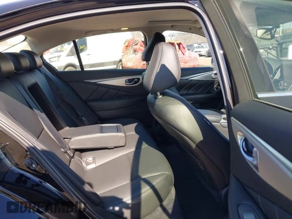 ✅ 2020 Infiniti Q50 Luxe • VIN: JN1EV7AR4LM256526 • Lot: 41666434. Listed on IAAI with 31,652 mi. Free auction sales archive from the USA and detailed vehicle history report at DreamBid. Image 8.