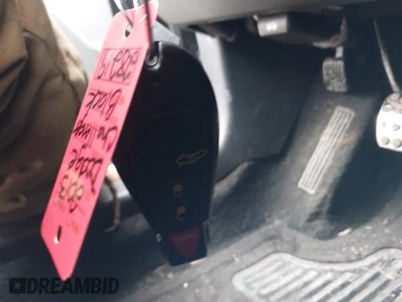 ✅ 2013 Dodge Challenger R/T Classic • VIN: 2C3CDYBT8DH631124 • Lot: 41587516. Wystawiony na IAAI z przebiegiem 126 155 mil. Bezpłatny archiwum sprzedaży aukcyjnych z USA i szczegółowy raport historii pojazdu na DreamBid. Zdjęcie 11.