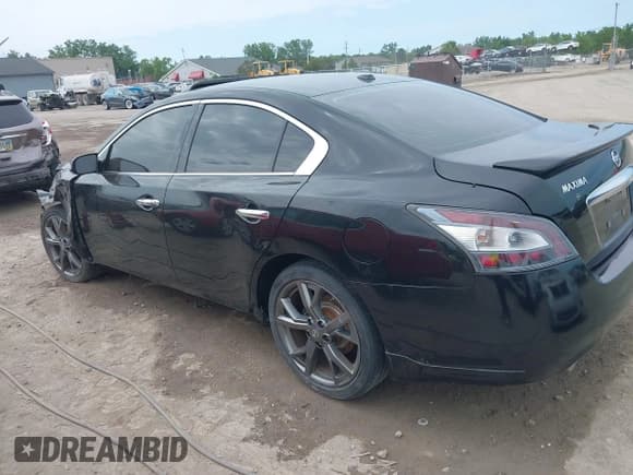✅ 2013 Nissan Maxima S • VIN: 1N4AA5AP1DC835948 • Lot: 42756725. Listed on IAAI with 136,452 mi. Free auction sales archive from the USA and detailed vehicle history report at DreamBid. Image 15.