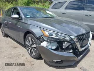 ✅ 2019 Nissan Altima SL • VIN: 1N4BL4EW0KC252942 • Lot: 42190219. Listed on IAAI with 62,638 mi. Free auction sales archive from the USA and detailed vehicle history report at DreamBid. Image 1.