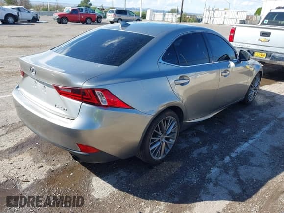 ✅ 2014 Lexus IS 250 • VIN: JTHBF1D22E5013401 • Lot: 43324059. Listed on IAAI with 104,289 mi. Free auction sales archive from the USA and detailed vehicle history report at DreamBid. Image 4.