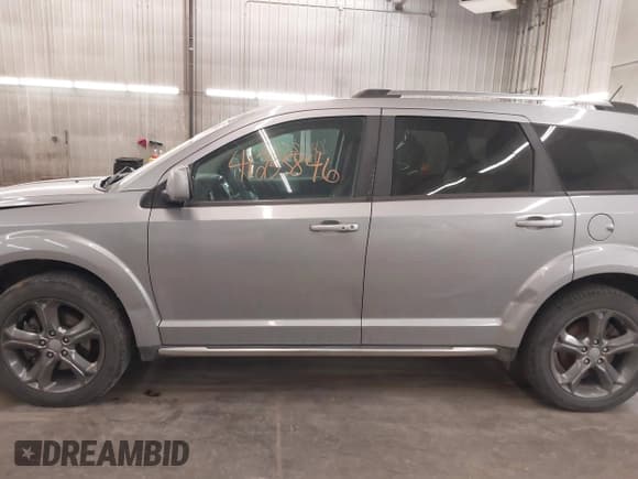 ✅ 2015 Dodge Journey Crossroad • VIN: 3C4PDCGG8FT631064 • Lot: 41235846. Listed on IAAI with 127,718 mi. Free auction sales archive from the USA and detailed vehicle history report at DreamBid. Image 15.